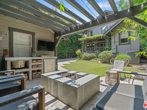 676 S Bronson Avenue, Los Angeles CA 90005