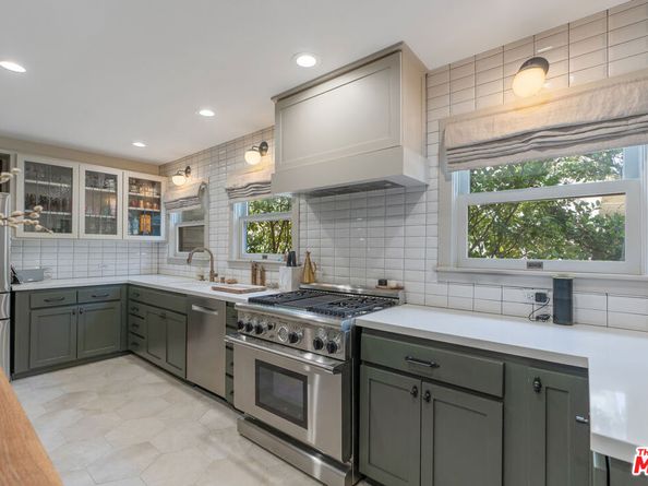 676 S Bronson Avenue, Los Angeles CA 90005