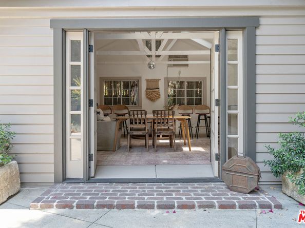 676 S Bronson Avenue, Los Angeles CA 90005