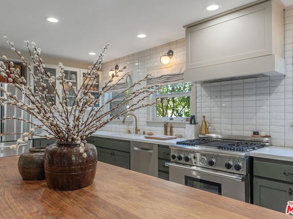 676 S Bronson Avenue, Los Angeles CA 90005