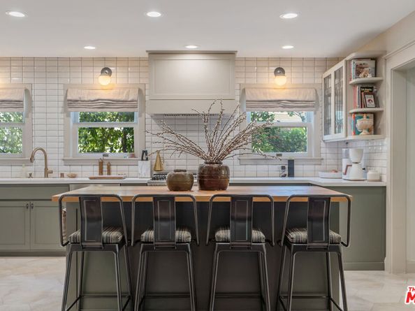 676 S Bronson Avenue, Los Angeles CA 90005