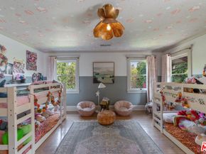 676 S Bronson Avenue, Los Angeles CA 90005