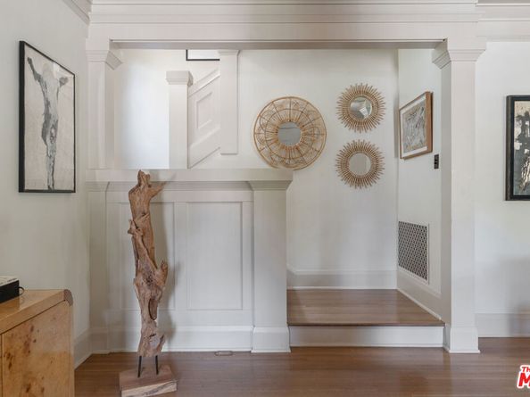 676 S Bronson Avenue, Los Angeles CA 90005