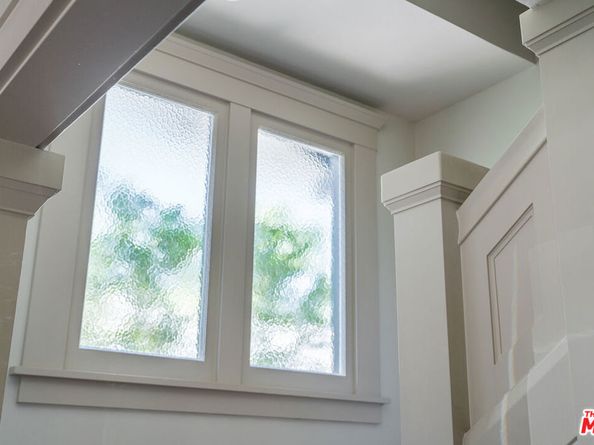 676 S Bronson Avenue, Los Angeles CA 90005