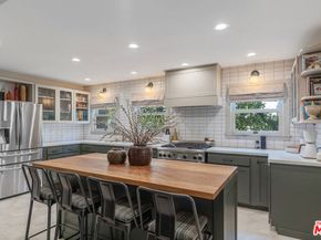 676 S Bronson Avenue, Los Angeles CA 90005