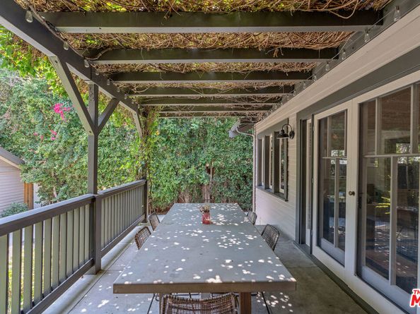 676 S Bronson Avenue, Los Angeles CA 90005