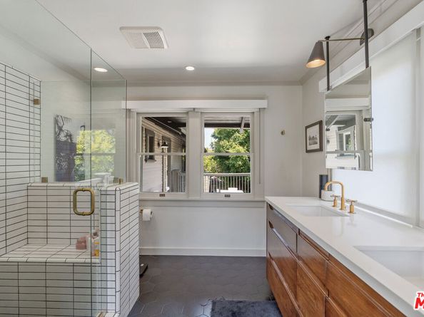 676 S Bronson Avenue, Los Angeles CA 90005