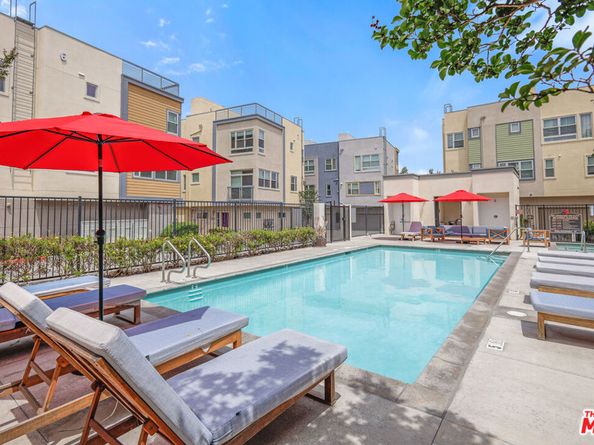 2753 Waverly Drive 1003, Los Angeles CA 90039