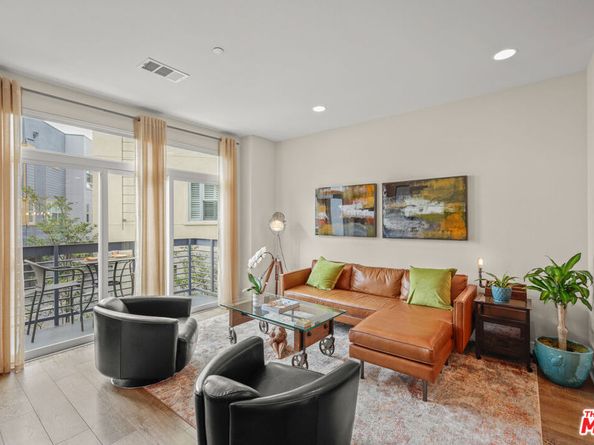 2753 Waverly Drive 1003, Los Angeles CA 90039