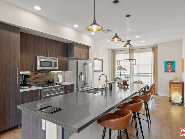 2753 Waverly Drive 1003, Los Angeles CA 90039
