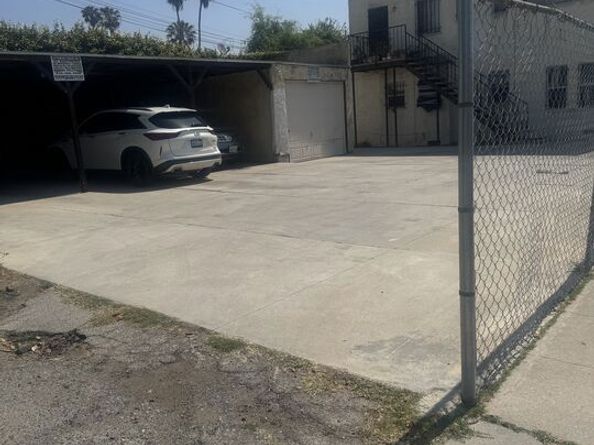 6125 West Boulevard, Los Angeles CA 90043