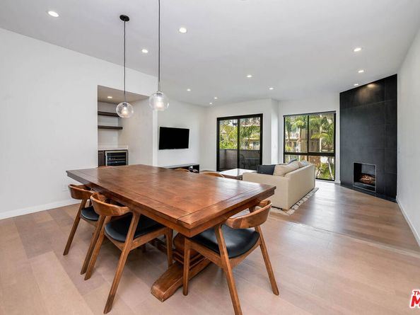 2307 Fox Hills Drive 203, Los Angeles CA 90064