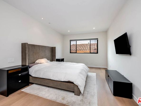 2307 Fox Hills Drive 203, Los Angeles CA 90064