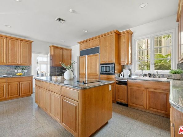 4509 Dundee Drive, Los Angeles CA 90027