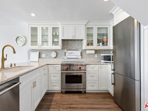 6 Voyage Street 101, Marina Del Rey CA 90292