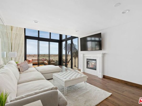 6 Voyage Street 101, Marina Del Rey CA 90292