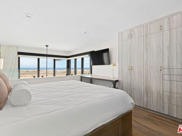 6 Voyage Street 101, Marina Del Rey CA 90292