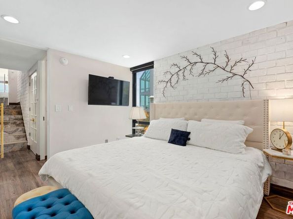 6 Voyage Street 101, Marina Del Rey CA 90292