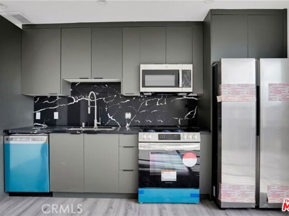 264 S Union Avenue, Los Angeles CA 90026