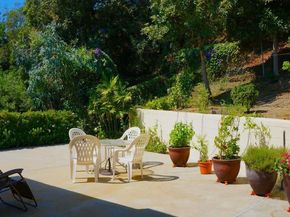 1461 Laurel Way, Beverly Hills CA 90210