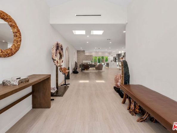12763 Kling Street, Studio City CA 91604