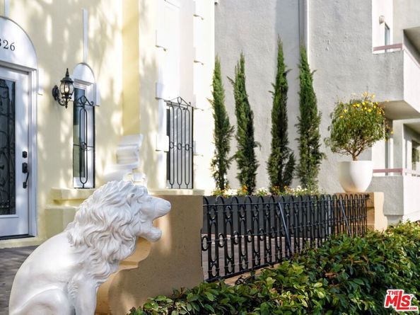 326 S Kingsley Drive, Los Angeles CA 90020