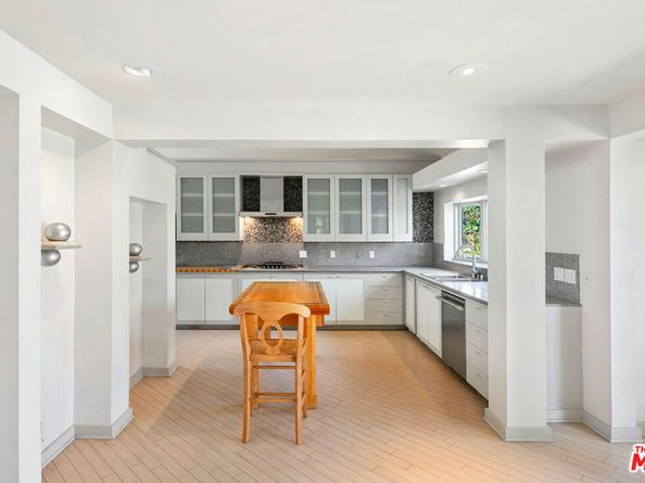 1350 Belfast Drive, Los Angeles CA 90069