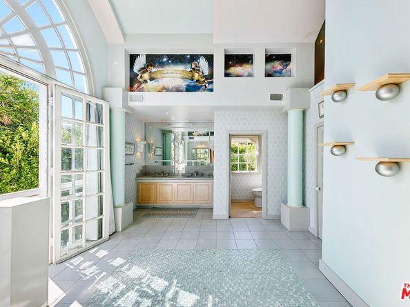 1350 Belfast Drive, Los Angeles CA 90069