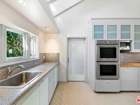 1350 Belfast Drive, Los Angeles CA 90069