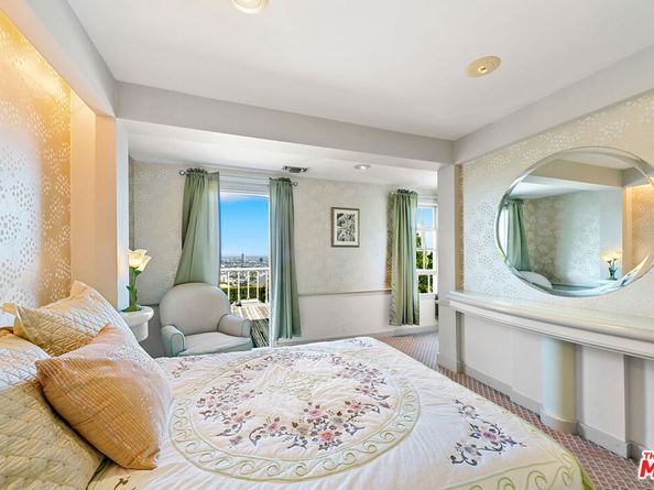 1350 Belfast Drive, Los Angeles CA 90069