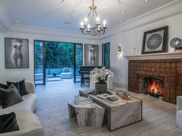 7801 Hillside Avenue, Los Angeles CA 90046