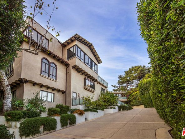 7801 Hillside Avenue, Los Angeles CA 90046