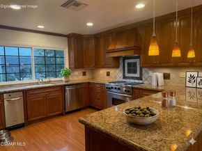 10111 Oak Park Avenue, Northridge CA 91325