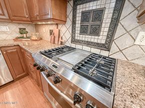 10111 Oak Park Avenue, Northridge CA 91325