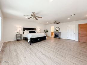 10111 Oak Park Avenue, Northridge CA 91325