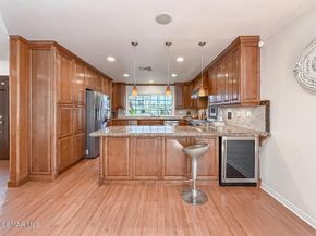 10111 Oak Park Avenue, Northridge CA 91325