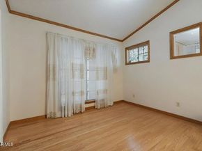 1705 La Loma Road, Pasadena CA 91105