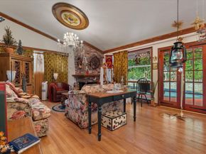 1705 La Loma Road, Pasadena CA 91105