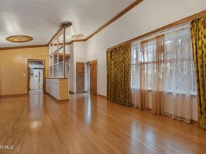1705 La Loma Road, Pasadena CA 91105
