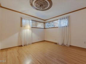 1705 La Loma Road, Pasadena CA 91105