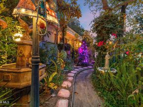 1705 La Loma Road, Pasadena CA 91105