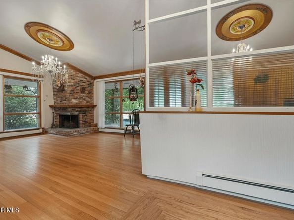 1705 La Loma Road, Pasadena CA 91105