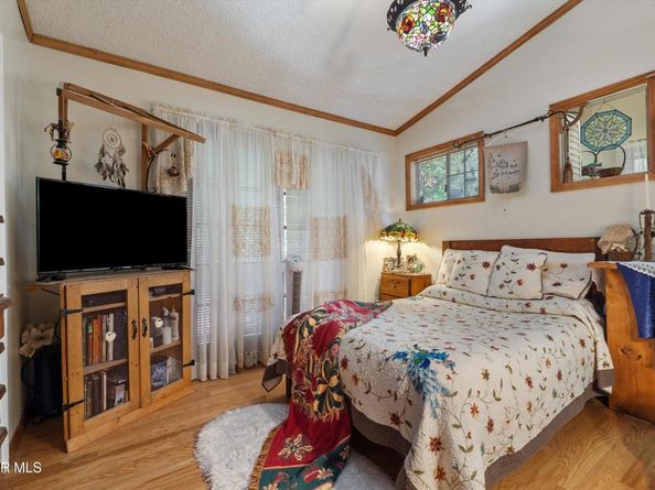 1705 La Loma Road, Pasadena CA 91105