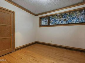 1705 La Loma Road, Pasadena CA 91105