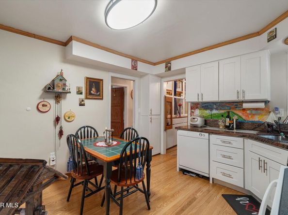 1705 La Loma Road, Pasadena CA 91105