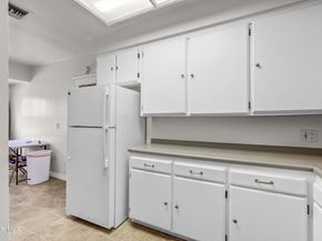 17400 Cantlay Street, Lake Balboa CA 91406
