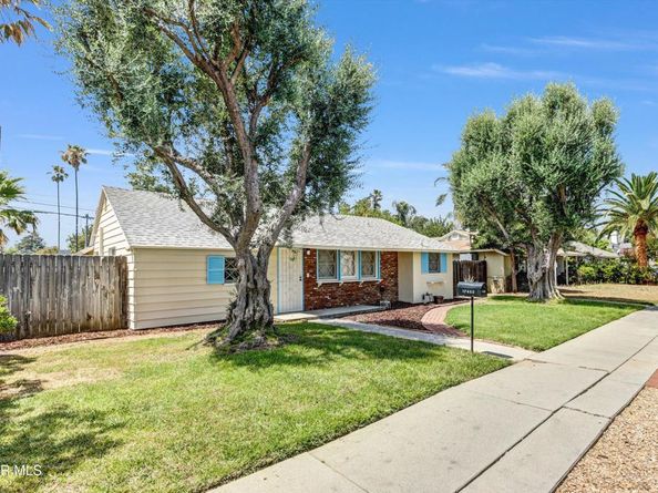 17400 Cantlay Street, Lake Balboa CA 91406