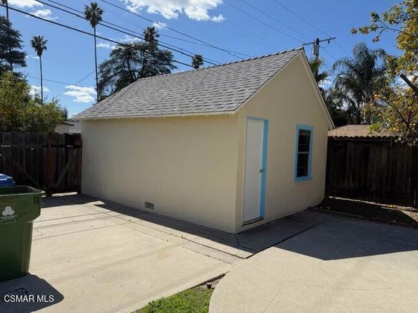 17400 Cantlay Street, Lake Balboa CA 91406