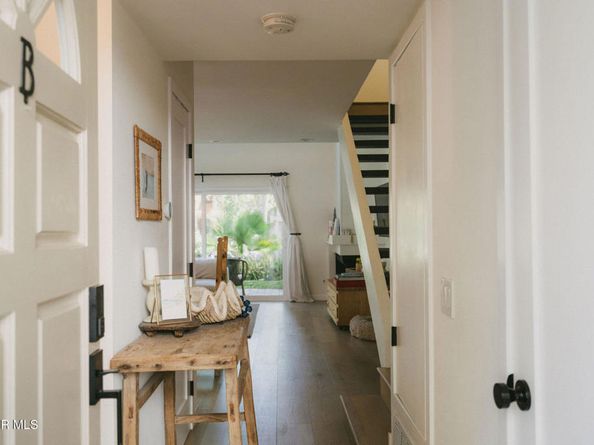 5716 Skyview Way B, Agoura Hills CA 91301