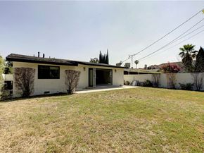 5515 Hermitage, Valley Village CA 91607